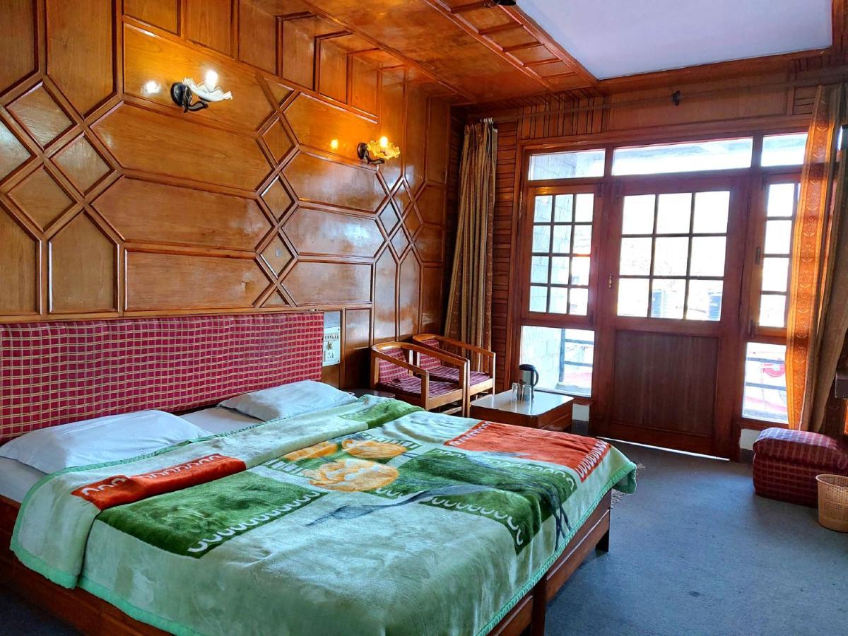 Goroomgo Radha Continental Nainital Eksteriør billede