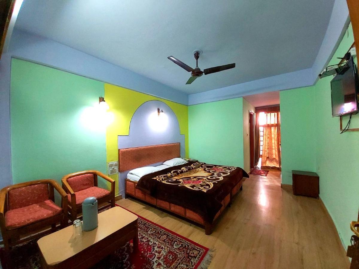 Goroomgo Radha Continental Nainital Eksteriør billede
