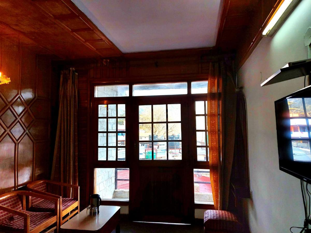 Goroomgo Radha Continental Nainital Eksteriør billede